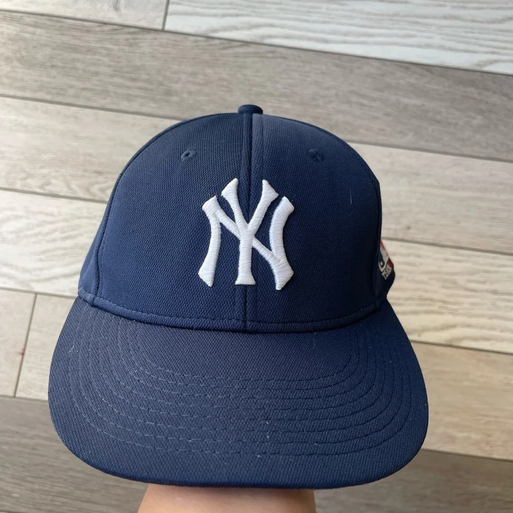New York Yankees men’s Navy Cap